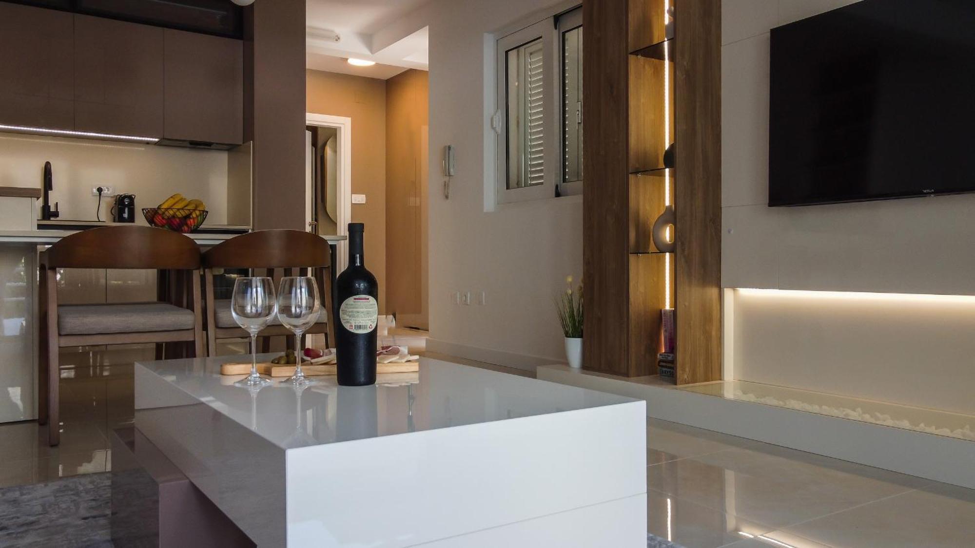 Chillout Apartment In Kotor Bay Eksteriør bilde
