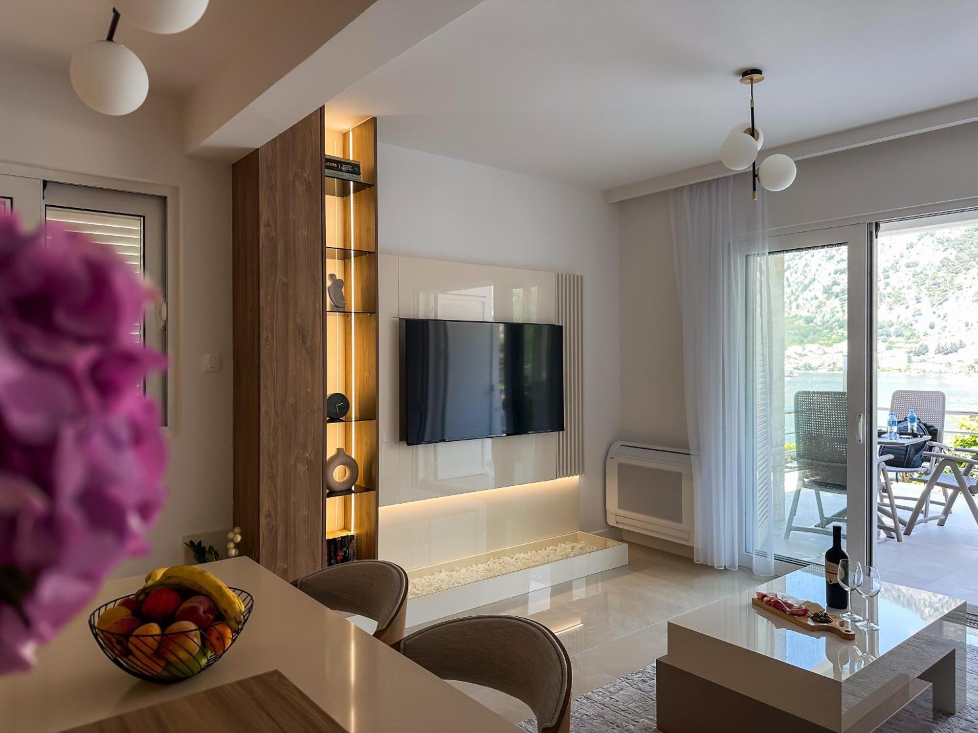 Chillout Apartment In Kotor Bay Eksteriør bilde