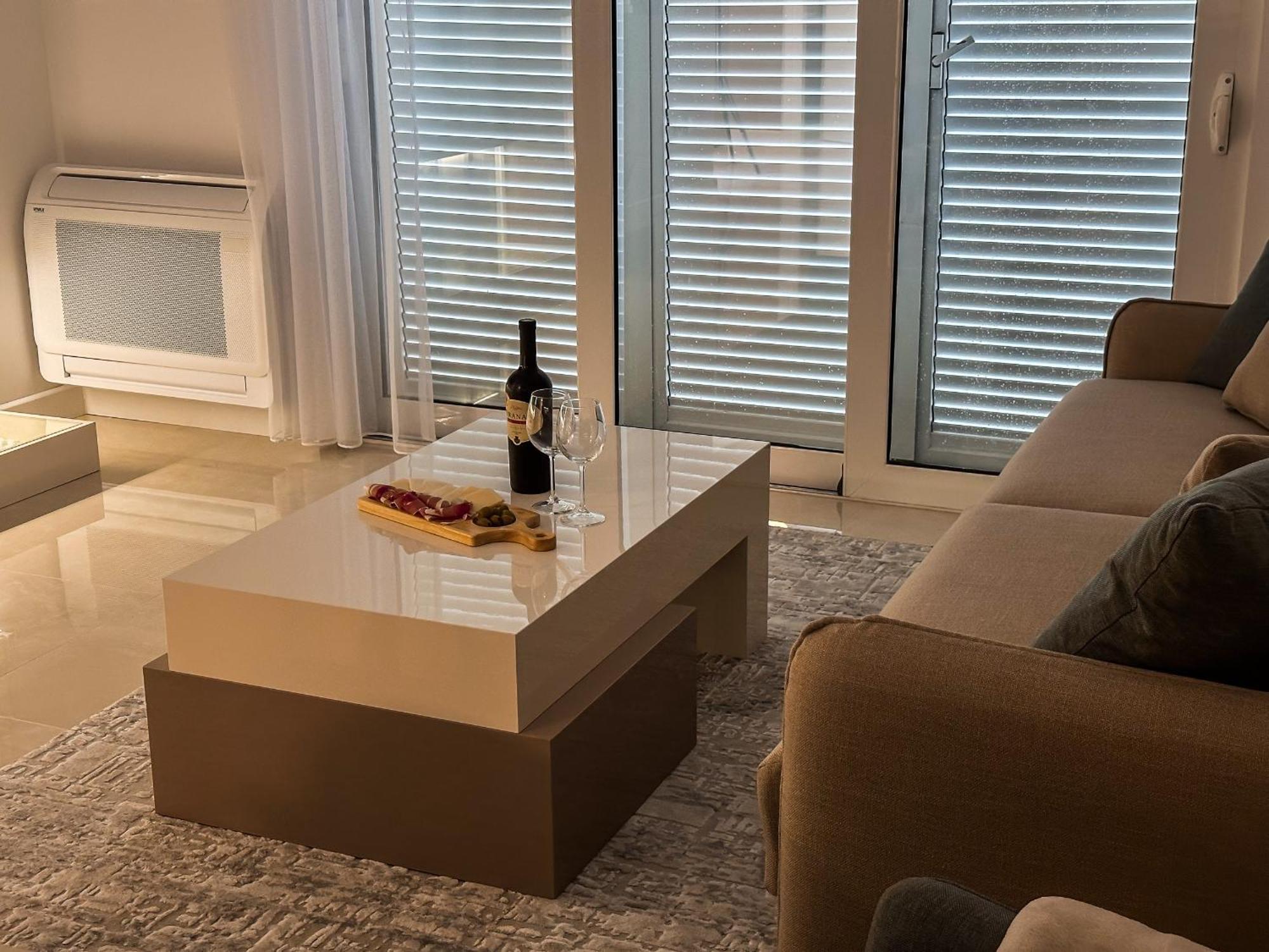 Chillout Apartment In Kotor Bay Eksteriør bilde