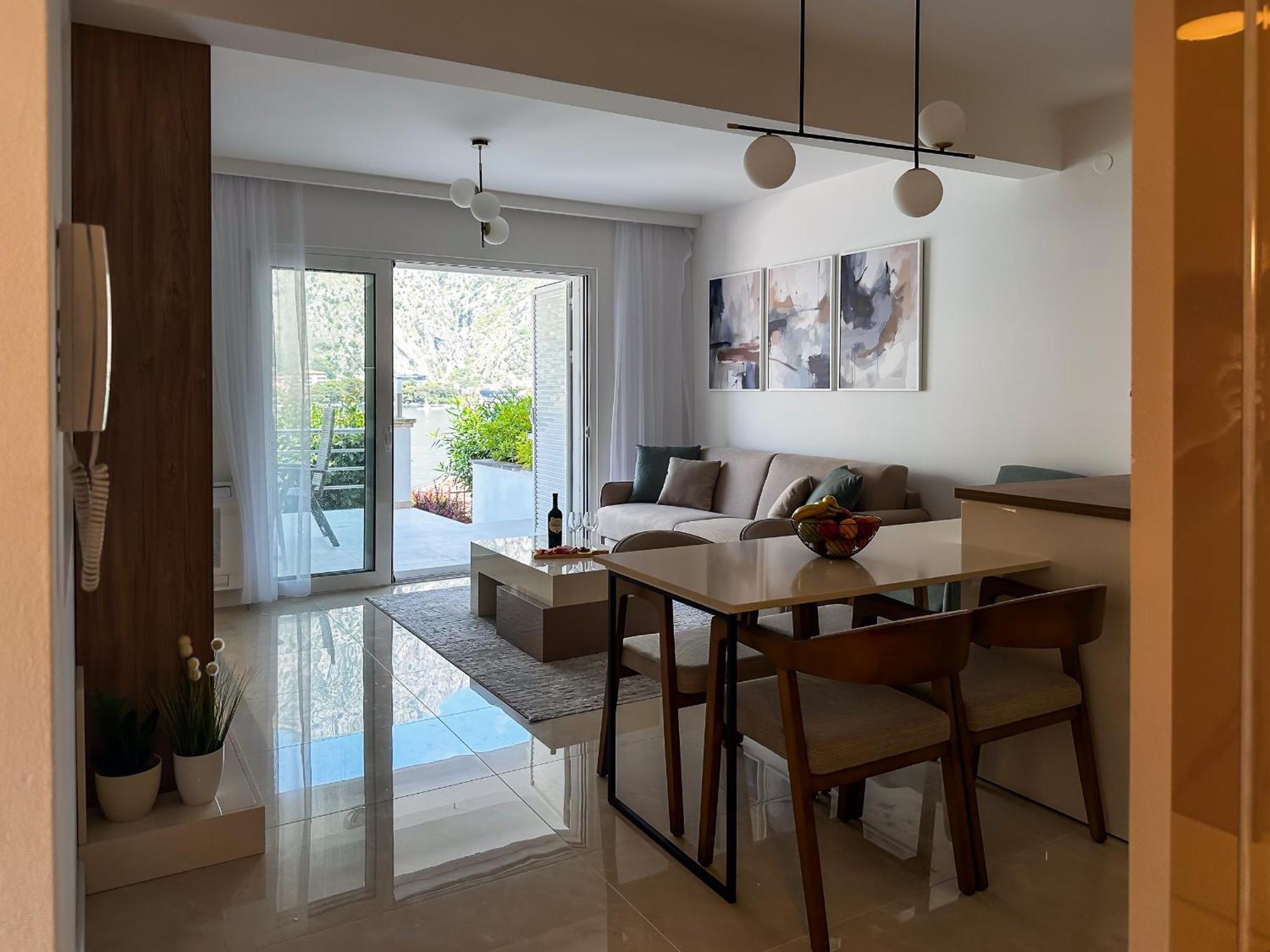 Chillout Apartment In Kotor Bay Eksteriør bilde