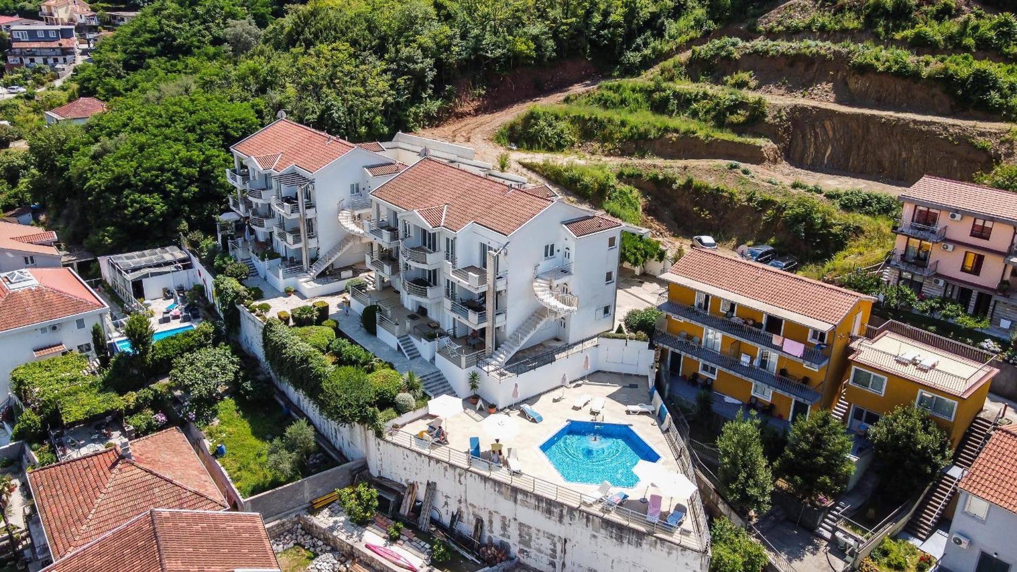Chillout Apartment In Kotor Bay Eksteriør bilde
